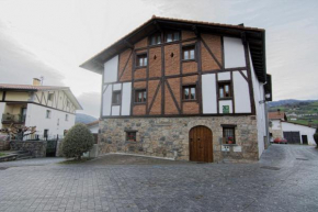 Hotels in Larraul